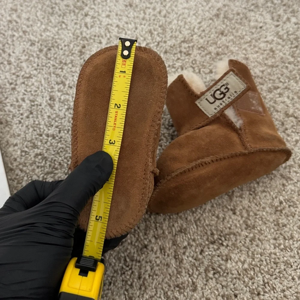 UGG Australia Brown unisex Baby Erin Booties